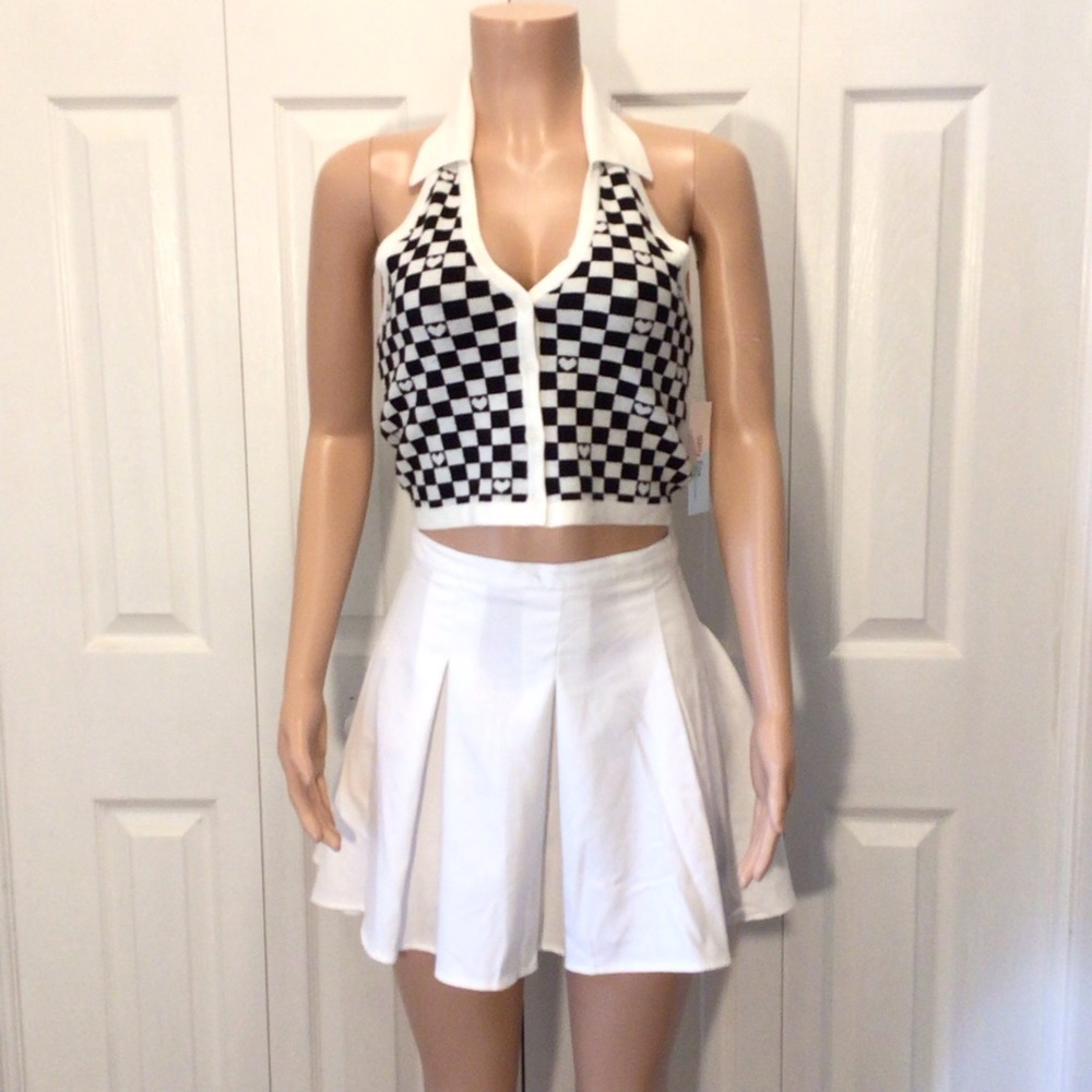 SO Juniors White High Rise Pleated Flare Mini Skirt Size 7